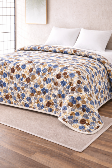 Strawberry Funnel – Bloom Breeze Summer King Blanket